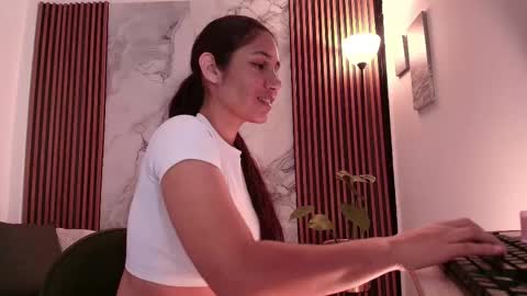 Snapshot of mariejane2 chatting on 11.30.25 Im Marie Jane online show from 11.30.25