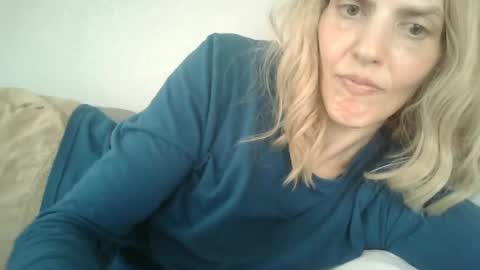 Snapshot of mariejojo chatting on 06.12.26 Mariejojo online show from 06.12.26