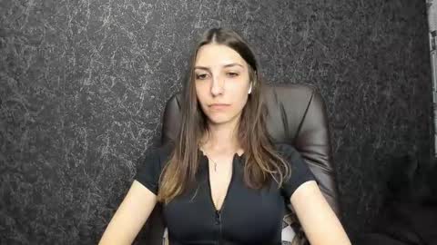 Snapshot of marielleanker chatting on 10.08.25 marielleanker online show from 10.08.25