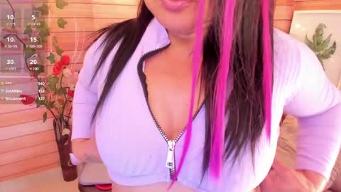 Snapshot of marien_thomson_ chatting on 02.13.25 Marien online show from 02.13.25