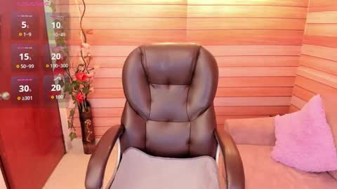 Snapshot of marien_thomson_ chatting on 09.19.25 Marien online show from 09.19.25