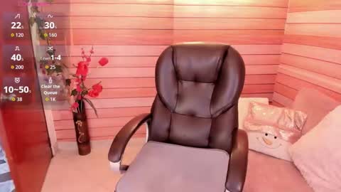 Snapshot of marien_thomson_ chatting on 11.23.25 Marien online show from 11.23.25