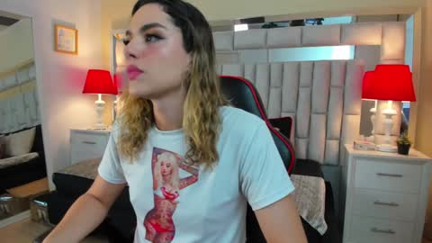 mariiahneedles online show from 01.10.25