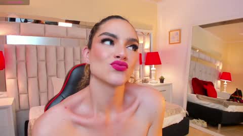 mariiahneedles online show from 01.24.25