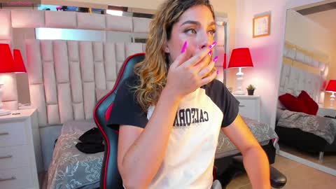 mariiahneedles online show from 02.05.25