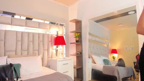 mariiahneedles online show from 11.18.25