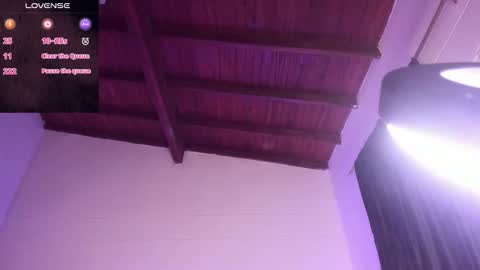 Snapshot of mariiana_hasper chatting on 12.15.25 Mariana Hasper online show from 12.15.25