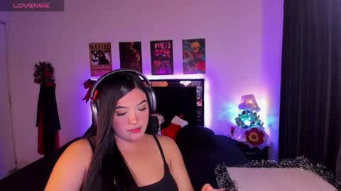 Snapshot of mariiana_hasper chatting on 12.16.25 Mariana Hasper online show from 12.16.25