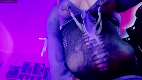 mariiana_velezz online show from 10.17.25