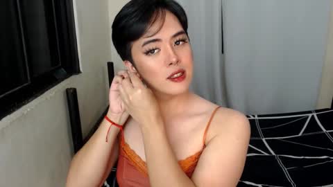 Snapshot of marikosue01 chatting on 02.10.25 marikosue online show from 02.10.25