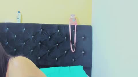 Snapshot of marilyn_garcia chatting on 12.14.24 MARILYN SEXY online show from 12.14.24