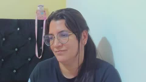 Snapshot of marilyn_garcia chatting on 12.14.24 MARILYN SEXY online show from 12.14.24