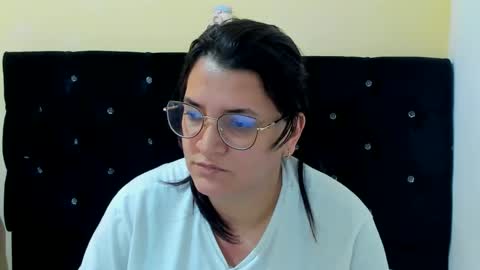 Snapshot of marilyn_garcia chatting on 12.18.24 MARILYN SEXY online show from 12.18.24