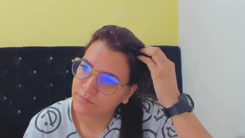 Snapshot of marilyn_garcia chatting on 12.29.24 MARILYN SEXY online show from 12.29.24