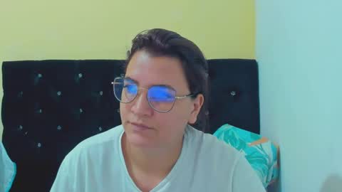 Snapshot of marilyn_garcia chatting on 12.30.24 MARILYN SEXY online show from 12.30.24