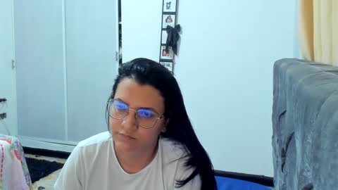 Snapshot of marilyn_garcia chatting on 01.08.25 MARILYN SEXY online show from 01.08.25