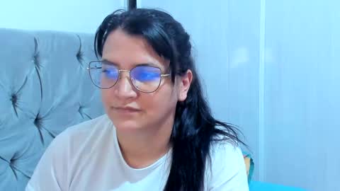 Snapshot of marilyn_garcia chatting on 01.16.25 MARILYN SEXY online show from 01.16.25