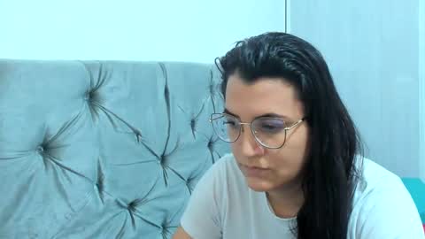 Snapshot of marilyn_garcia chatting on 01.19.25 MARILYN SEXY online show from 01.19.25