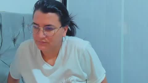 Snapshot of marilyn_garcia chatting on 01.22.25 MARILYN SEXY online show from 01.22.25