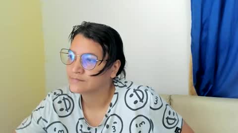 Snapshot of marilyn_garcia chatting on 02.11.25 MARILYN SEXY online show from 02.11.25