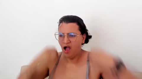 Snapshot of marilyn_garcia chatting on 02.20.25 MARILYN SEXY online show from 02.20.25