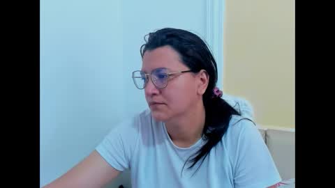 Snapshot of marilyn_garcia chatting on 03.02.25 MARILYN SEXY online show from 03.02.25