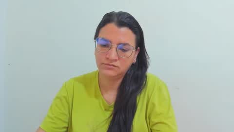 Snapshot of marilyn_garcia chatting on 09.30.25 MARILYN SEXY online show from 09.30.25