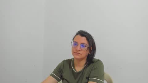 Snapshot of marilyn_garcia chatting on 10.04.25 MARILYN SEXY online show from 10.04.25