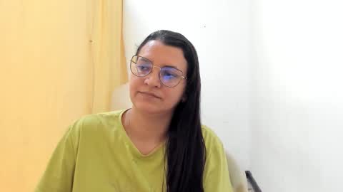 Snapshot of marilyn_garcia chatting on 10.23.25 MARILYN SEXY online show from 10.23.25