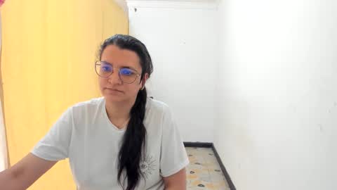 Snapshot of marilyn_garcia chatting on 10.26.25 MARILYN SEXY online show from 10.26.25