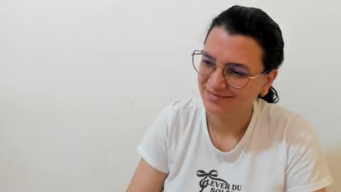 Snapshot of marilyn_garcia chatting on 11.09.25 MARILYN SEXY online show from 11.09.25