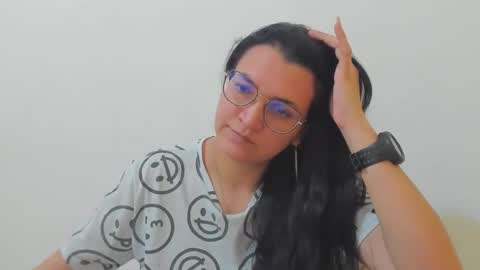 Snapshot of marilyn_garcia chatting on 12.05.25 MARILYN SEXY online show from 12.05.25