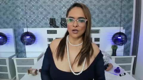 Marilyn Vega online show from 01.31.25
