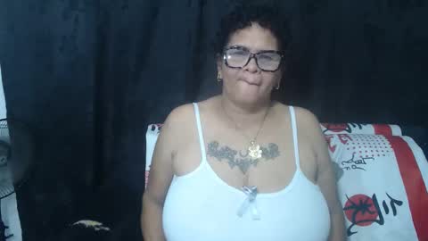 Snapshot of marinamilf chatting on 01.12.26 Marina online show from 01.12.26