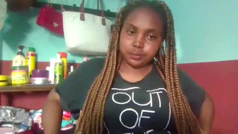 Snapshot of marinarahe chatting on 12.15.25 marinarahe online show from 12.15.25