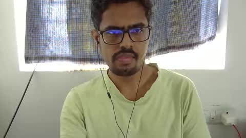 Snapshot of marinavine chatting on 12.21.25 The SHY UncutBoy online show from 12.21.25