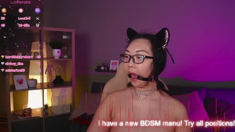 Snapshot of marine_vact chatting on 02.05.25 Marine  online show from 02.05.25