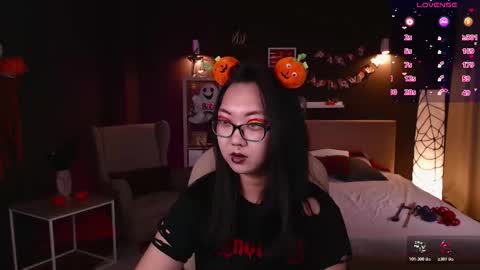 Snapshot of marine_vact chatting on 10.26.25 Marine  online show from 10.26.25