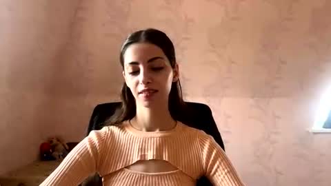 Snapshot of marinvorsburgh chatting on 06.19.26 Anny online show from 06.19.26