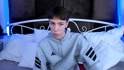 Snapshot of mark_branston chatting on 11.23.25 Mark online show from 11.23.25