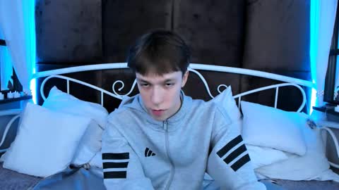 Snapshot of mark_branston chatting on 12.01.25 Mark online show from 12.01.25