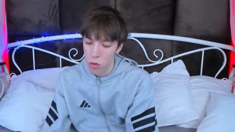 Snapshot of mark_branston chatting on 02.05.26 Mark online show from 02.05.26