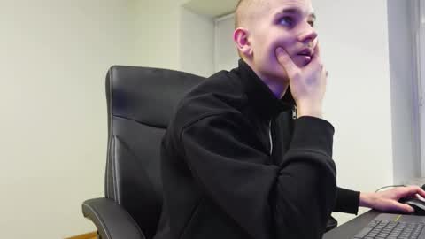 Snapshot of mark_karson chatting on 01.12.26 MARK KARSON online show from 01.12.26