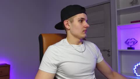 Snapshot of mark_karson chatting on 02.10.26 MARK KARSON online show from 02.10.26