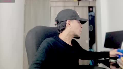 MODEL Mark Rut online show from 03.03.25