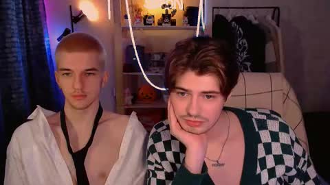 Snapshot of mark_sun chatting on 03.19.26 Mark online show from 03.19.26