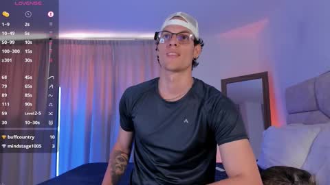 Snapshot of mark_thonson chatting on 11.11.25 troy online show from 11.11.25