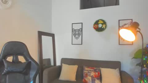 Snapshot of mark_x23 chatting on 12.18.25 mark_x23 online show from 12.18.25