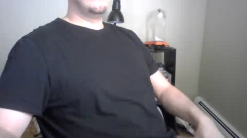 Snapshot of markus27252 chatting on 02.21.25 markus27252 online show from 02.21.25