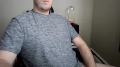 Snapshot of markus27252 chatting on 02.25.25 markus27252 online show from 02.25.25